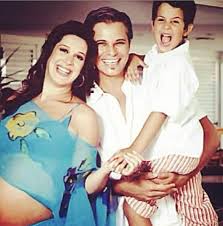 O menino é muito parecido com o ator e, agora, a garota também está chamando a atenção pela semelhança com o pai. Filho De Edson Celulari E Claudia Raia Posta Imagem Da Mae Gravida Da Irma Ofuxico