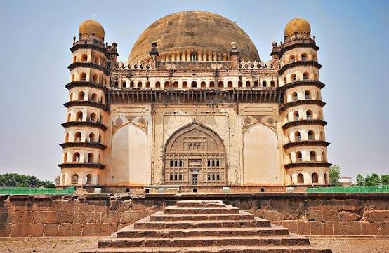 File:Gol Gumbaz -4, Bijapur, Karnataka.jpg - Wikimedia Commons