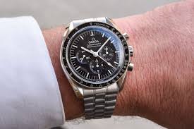 The speedmaster garnered its iconic nickname, the moonwatch, after making history in 1969. Omega Speedmaster Moonwatch Professional Master Chronometer Co Axial 2021 Review 15 Jpg Watchlounge
