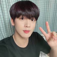 Bts' v's perm hair is undoubtedly a fan favorite and according to the majority of fans, it is one of his best hairstyles as well. Wei S Yohan Tried Bts V S On Hairstyle But It Didn T Go As He Planned Kissasian