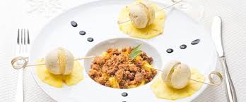 Spheres De Foie Gras Ananas Et Crumble Pain D Epice Recette Pour Noel