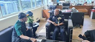 Ketua polis selangor, datuk noor azam jamaludin ketika dihubungi mengesahkan arwah meninggal dunia pada 3.56 pagi. Aktiviti Kunjungan Hormat Ketua Aktivis Ppim Ke Pejabat Timbalan Ketua Polis Selangor Ppim 16 12 2020 Ppim
