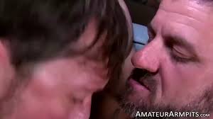 3 kötü yaşlı adam dil koltuk altı ile almak ve yutmak aletin