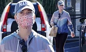 Katy perry is an american pop singer and songwriter. G7xrhlmnv1dxqm