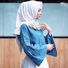 Tak hanya berfungsi sebagai pelindung, lengan baju juga mempercantik busana dan membantu membentuk tubuh. 18 Serba Serbi Baju Lengan Lonceng Buat Hijabers Tampil Anti Bosan Berbalut Kekinian