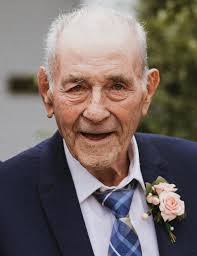 Obituary information for Earl Clayton Russelburg