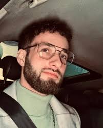 Need good-looking goodbackground height above 6feet