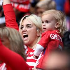 She was known for being antoine griezmann's beautiful wife antoine griezmann, on the other hand, joined the barcelona squad and was signed for 800 euros by the club. Football Wags Wags Of The Week 12 Erika Choperena Is The