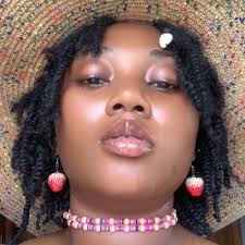 Roselyn Williams (@Rossythedreamer)