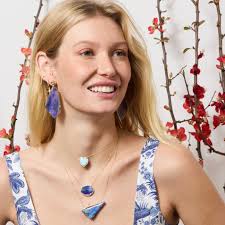 ELISABETH BELL — Melee the Show