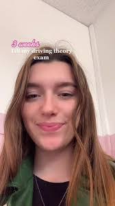 Jodi Magee's Instagram, Twitter & Facebook