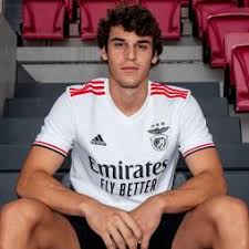 José da cruz viegas was the man responsible for the selection of benfica's kit in 1904. Benfica Kits Best 2021 22 Shirt Deals
