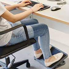 Der kissenbezug kann zur reinigung einfach abgenommen und wiederverwendet werden. Eureka Ergonomic Fussstutze Verstellbar Fussauflage Mit Massageflache Buro Schreibtisch Fussbank Fur Buro Und Zuhause Schwarz Und Grau Ergonomischer Burostuhl Org