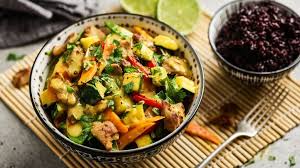 Thailandisches Gemuse An Schwarzem Reis Rezept Schwarzer Reis Vegetarisches Essen Einfache Gerichte