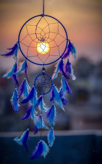 ILU® Dream Catchers Wall Hangings, Home Décor, Handmade Dreamcatcher for  Bedroom, Balcony, Garden, Party, Café, Small Ring Beaded Blue & Light Blue  Feathers 17cm Diameter Length 60cm : Amazon.ca: Home