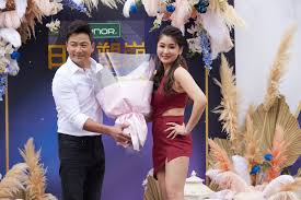 Mar 18, 2021 · 已經息影七年的本土劇女星葉家妤，日前被拍到飄出濃濃嬸味的暴肥肚腩照，網友看到照片紛紛失望的留言：「家妤女神回不去了！」「看來真的是. è'‰å®¶å¦¤ é»ƒé‡'æ­²æœˆ æ‹šå¾©å‡º åŠå¹´ç‹‚å‰·7å…¬æ–¤ ç¾žèª åºŠç¬¬ä¹‹äº‹æ›´é »ç¹ æ°'è¦–æ–°èžç¶²