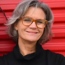 medium-ish: Stories of a Normal Woman with a Paranormal Life: Highfill, Donna  Strother: 9780983649625: Amazon.com: Books