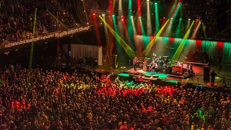 Warren Haynes performing at Christmas Jam