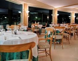 Modern hotel in santa margherita ligure, the best western hotel regina elena is located on the lovely sea road leading to portofino, with charming panoramic view. Restaurant Best Western Hotel Regina Elena Santa Margherita Ligure
