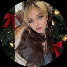 Victoria Machado (@lilmisshoodwitchh) • Facebook