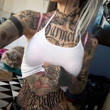 A full stomach tattoo allows for a lot of creativity when coming up with the design. Wolf Stomach Tattoo Girl