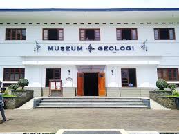 Museum geologi bandung, jawa barat, memoles wajah mempercantik diri. Profil Museum Geologi Bandung