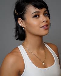 Get this dewy look by sweating a lot & putting holes in your ears. Follow  for more makeup tips 👁👄👁 ———————————————————————— #rillahops  #teamtaggers #hormigaatomica #atomicant #ultimatetag #theatomicant