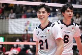 Ia rupanya memiliki darah amerika dan inggris yang berasal dari kakeknya. Ran Takahashi é«™æ©‹ è— ãƒ•ã‚¡ãƒ³ãƒšãƒ¼ã‚¸ Facebook