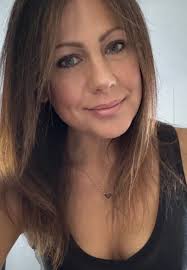 Hey, old man. You are truly unique! I keep praising you, but it seems like  I'm invisible to you. 🥺✨ Just saying 'hello' will make my day!