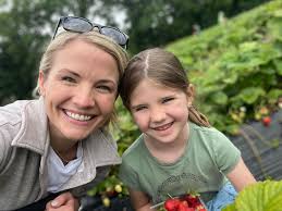 Just caught Neill and Van rehearsing their rendition of Happy Birthday  before they sing it to me during the 10 o'clock newscast tonight. They are  really getting into it!