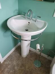 Small Bathroom With Limited Wall Space Check Out This Pedestal Sink With Attached Towel Bar Small Bathroom Sinks Pedestal Sink Pedestal Sinks