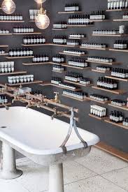 Awesome Aesop Ladeninneneinrichtung Vitrine Design Deko Design
