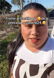 Frente al castillo 🏰🥰 #Castillo #florida #orlando #kissimmee  #kissimmeeflordia #Castilloenkissimme #restaurant #foryoupage #fyp #fy