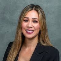 Holly Darrah's Instagram, Twitter & Facebook