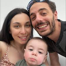 What are some tips for setting up a new fish tank for guppies?