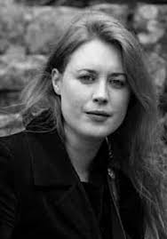 Liz Houchin's Instagram, Twitter & Facebook