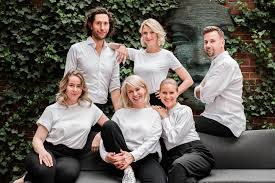 Ele is a luxury beauty salon in the heart of downtown dubai, where professionalism, refinement and sophistication are present in a wide range of high standard services and treatments. Fotoshootings Fur Beauty Und Kosmetik Salons Kostenfreie Beratung