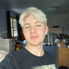 James Bee (@beeboyjames) • Instagram photos and videos