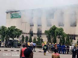 Prince ebeano supermarket plot 9 northern buisness district, along admirality way, lekki phase 1, lagos. Fire Guts Ebeano Supermarket In Abuja First News Ng