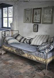 epingle par camilla sur i love vintage deco maison idees de decor lit en fer