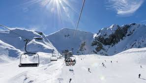 Luca galtieri è tornato a limone piemonte perché gli abitanti ancora aspettano la costruzione del tunnel che possa agevolare i collegamenti. Limone Piemonte E Le Piste Da Sci Della Riserva Bianca Siviaggia