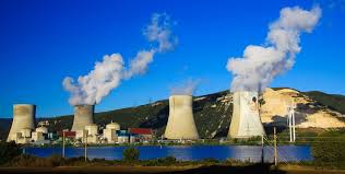 Une centrale nucléaire est un site industriel destiné à la production d'électricité et dont la chaudière est constituée d'un ou plusieurs réacteurs . Nucleaire Les Plus Vieux Reacteurs Fonctionneront Dix Ans De Plus