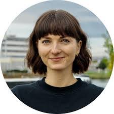 Linda Schweizer's Instagram, Twitter & Facebook