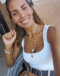 Buen viernes para todos!! Hoy me voy de fiesta a mi sala 😊.. Ya pasará !!!  #cuarentenacoronavirus #yomequedoencasa #naturalface #nofilter