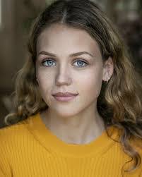 Lola Mcleod's Instagram, Twitter & Facebook