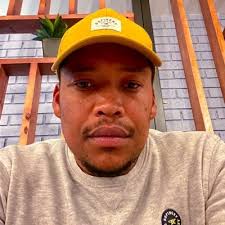 mariana clemente (@marianamaputo)