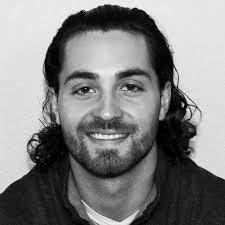 Mary Holoubek's Instagram, Twitter & Facebook