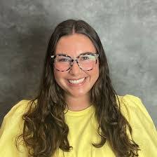 Shelley Jennings's Instagram, Twitter & Facebook