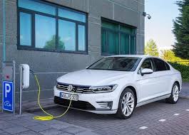 Volkswagen 20 Hybrides Et Electriques En 2020 Volkswagen Bmw Vw Passat
