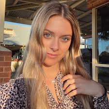 Amelia Hall (@ameliaahalll) • Instagram photos and videos